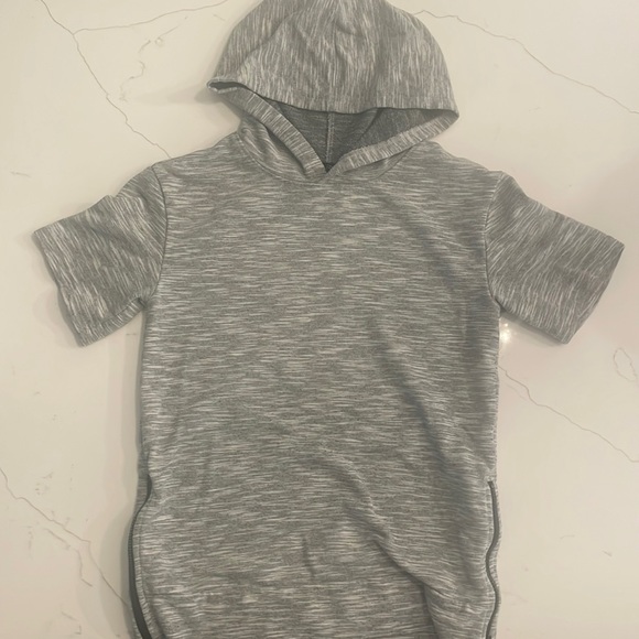 Boys Shirt with hoodie and zippers - Picture 1 of 2